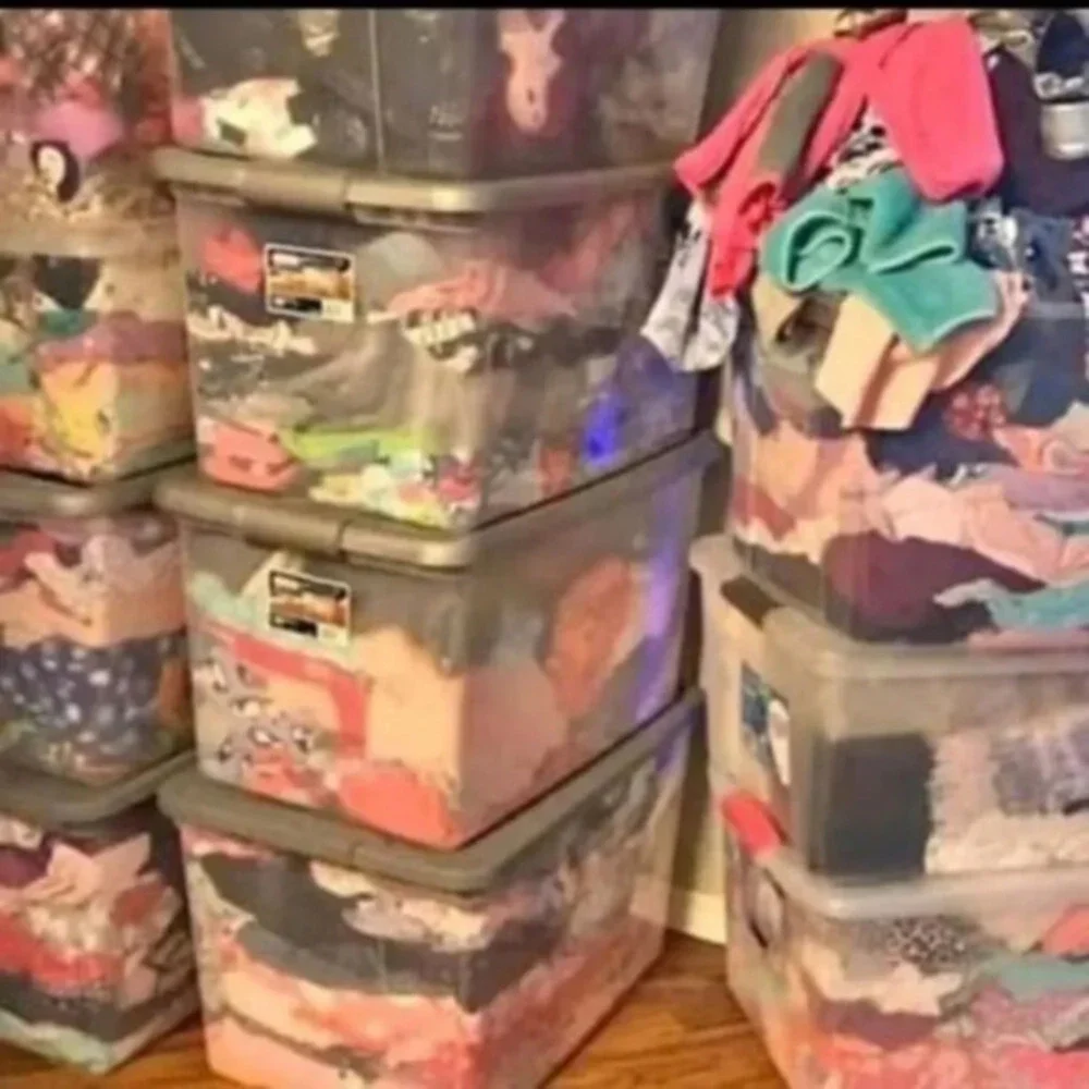 1/2 Tote of baby girls clothing (20 items)